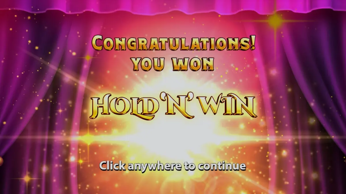 Interface de jogo do slot Mega Fortune Hold ‘n’ Win com símbolos clássicos e moedas douradas.